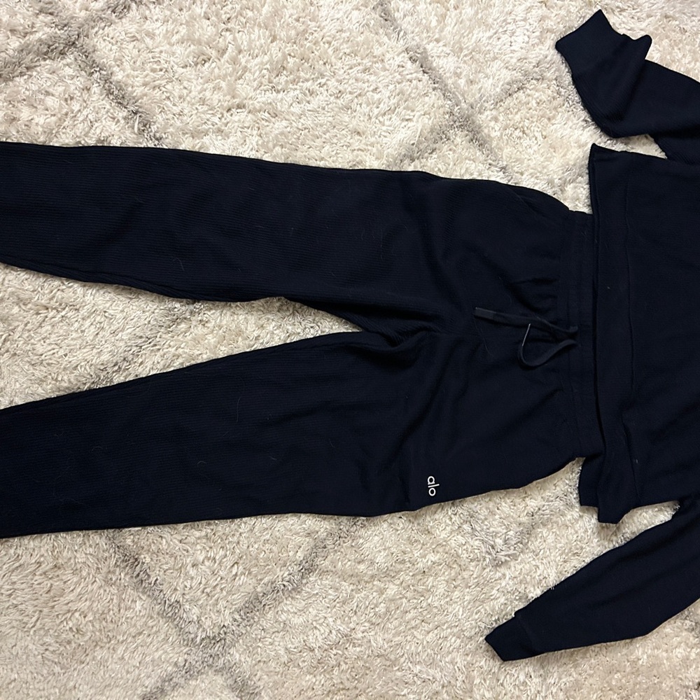 COPY - Alo Yoga Black Lounge Set